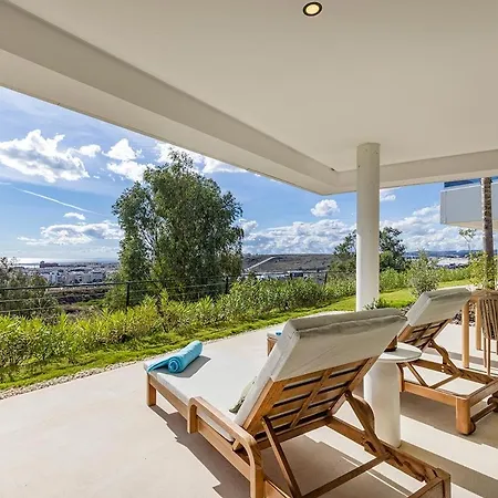 Ground Floor, Sea View At Hills! Apartamento